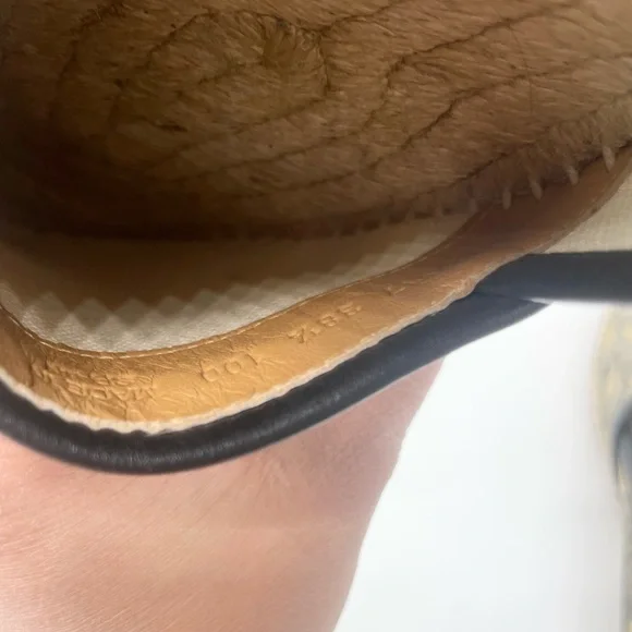 Gucci Beige Natural GG coated canvas black leather trim bee espadrille 38.5 - Picture 6 of 8